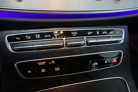Mercedes-Benz E300 21 of 26