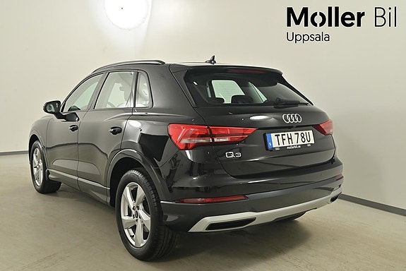 Audi Q3 9 of 12