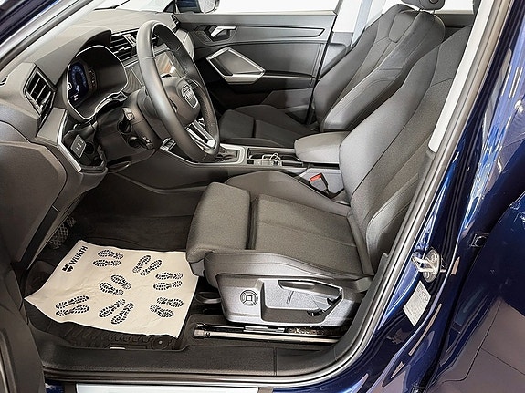 Audi Q3 7 of 12