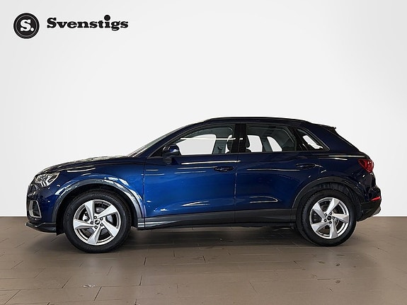 Audi Q3 2 of 12