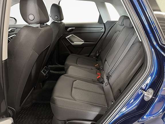 Audi Q3 10 of 12