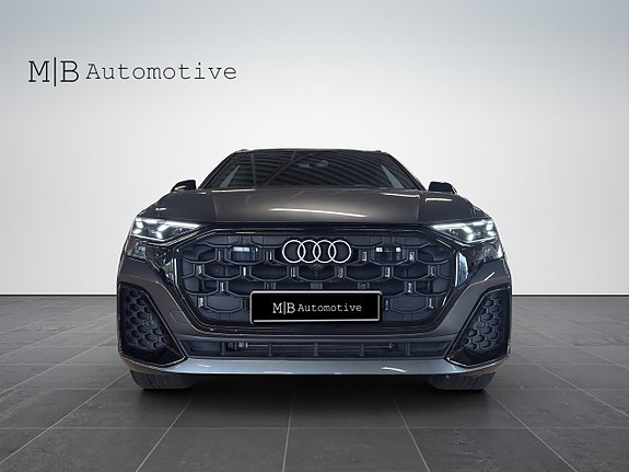 Audi Q8 2 of 17