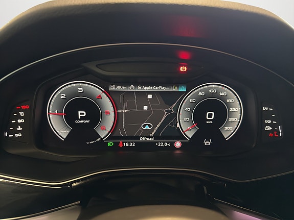Audi Q8 12 of 17