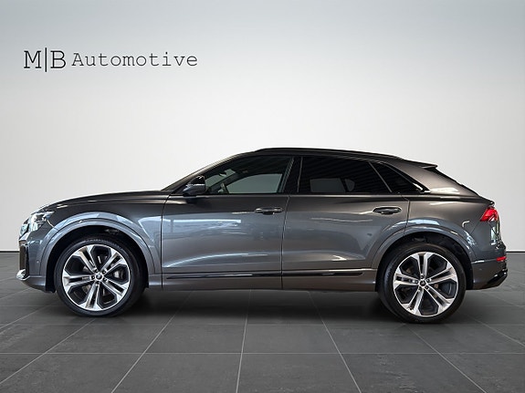 Audi Q8 3 of 17