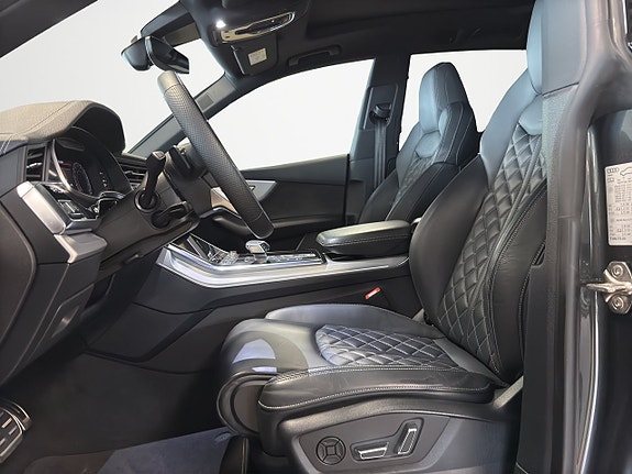 Audi Q8 10 of 17