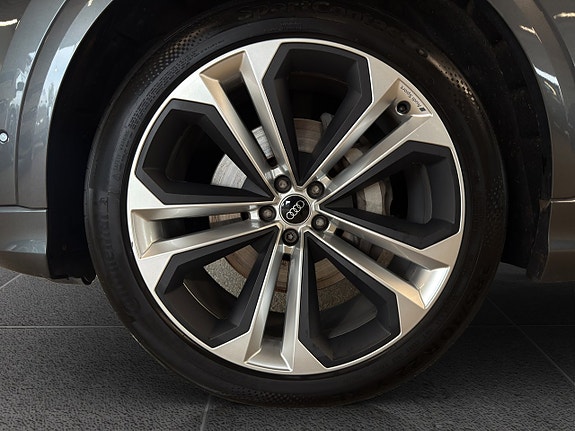 Audi Q8 17 of 17