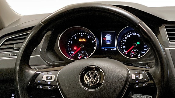 Volkswagen Tiguan 10 of 12