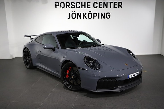 Porsche 911 Carrera GTS 7 of 21