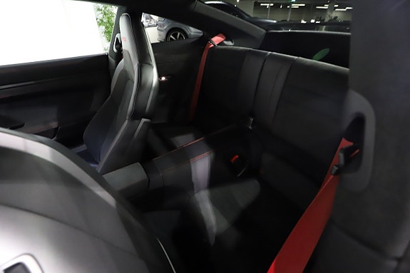 Porsche 911 Carrera GTS 14 of 21