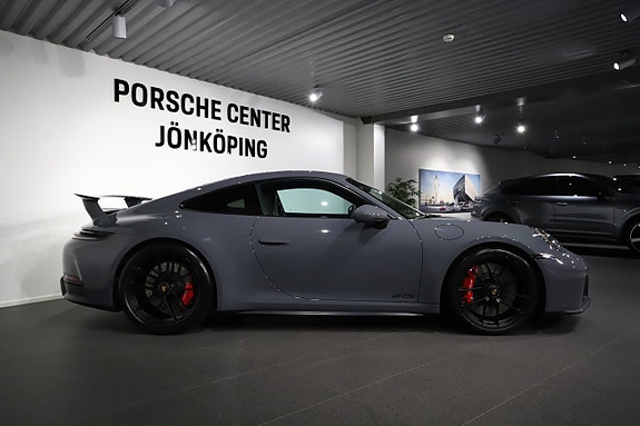 Porsche 911 Carrera GTS 6 of 21