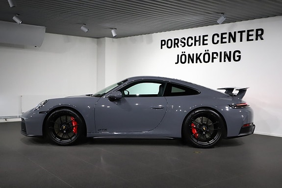 Porsche 911 Carrera GTS 2 of 21