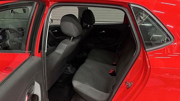 Volkswagen Polo 13 of 21