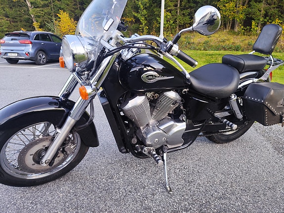 Honda VT750C Shadow 4 of 9