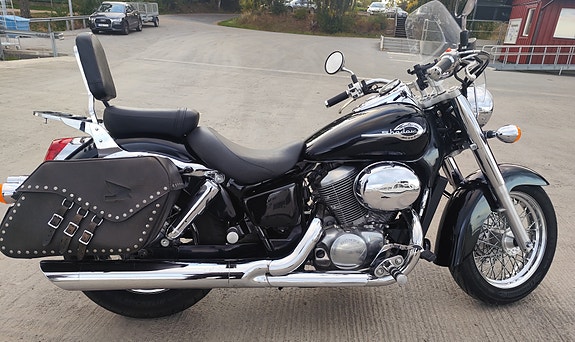 Honda VT750C Shadow 3 of 9