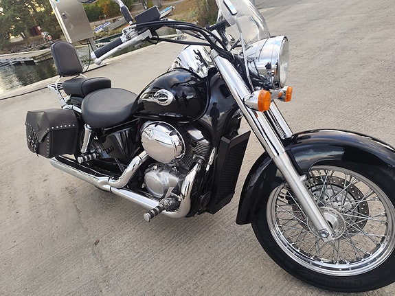 Honda VT750C Shadow 6 of 9