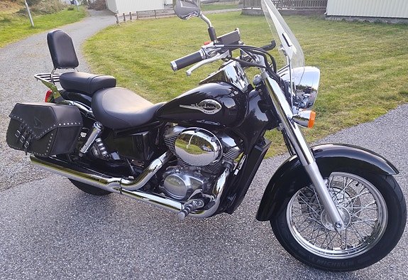 Honda VT750C Shadow 2 of 9