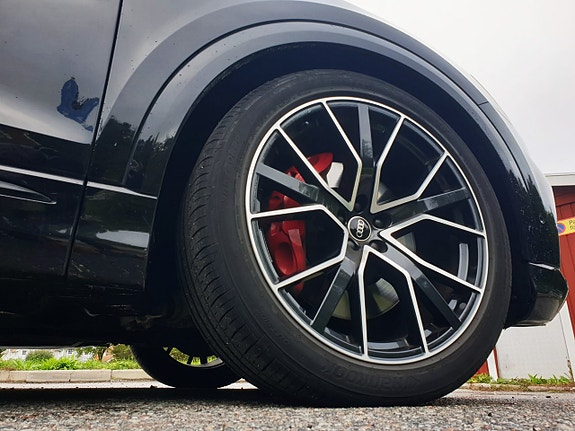 Audi Q8 20 of 30