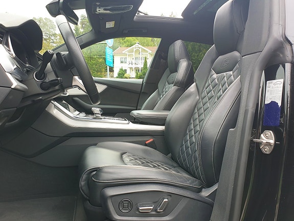 Audi Q8 3 of 30