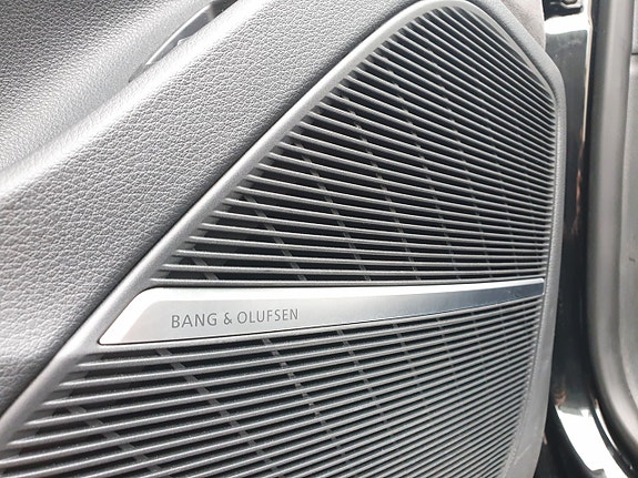 Audi Q8 12 of 30