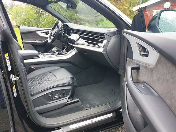 Audi Q8 11 of 30