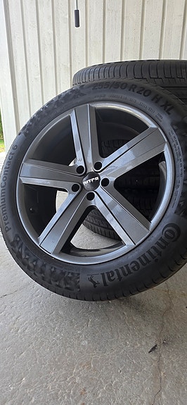 Product image 1 of 3