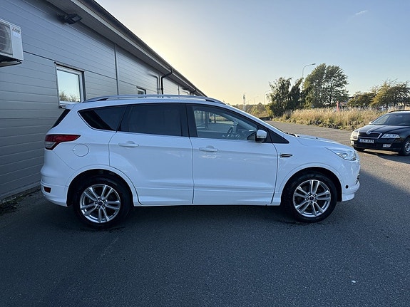 Ford Kuga 4 of 16