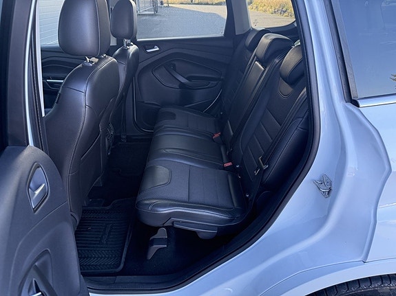 Ford Kuga 16 of 16