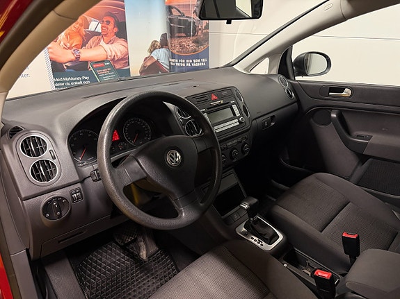 Volkswagen Golf Plus 21 of 30