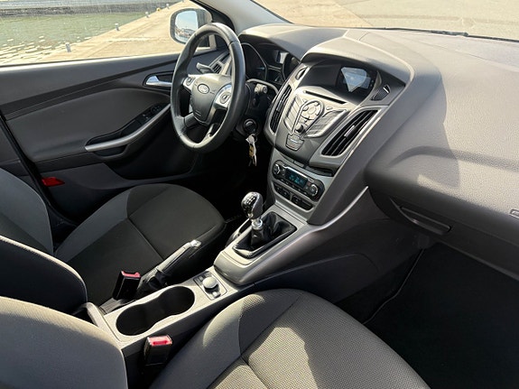 Ford Focus 9 of 21