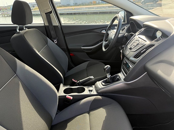 Ford Focus 10 of 21