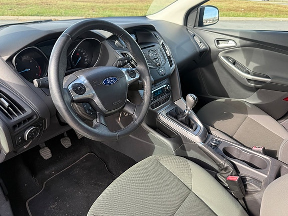 Ford Focus 12 of 21