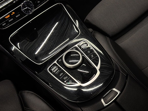 Mercedes-Benz E220 d 27 of 30
