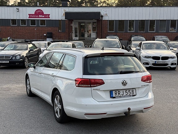 Volkswagen Passat 5 of 25