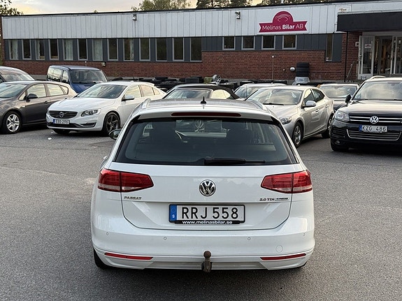 Volkswagen Passat 6 of 25
