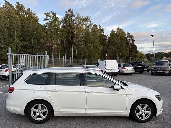 Volkswagen Passat 7 of 25