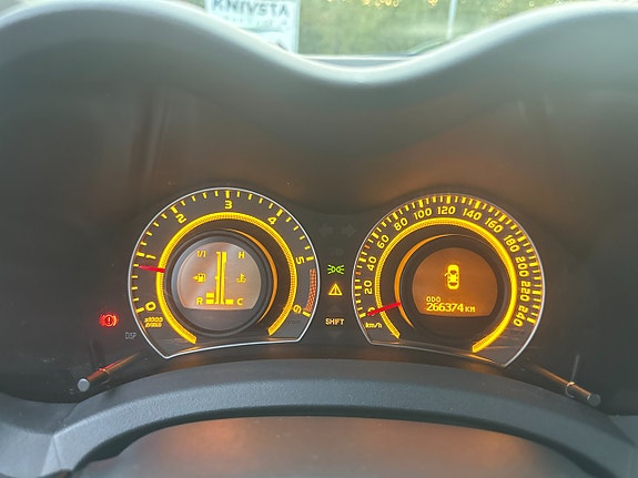 Toyota Auris 8 of 19