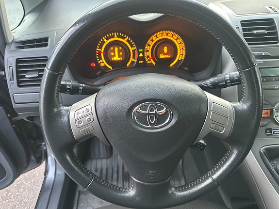 Toyota Auris 9 of 19