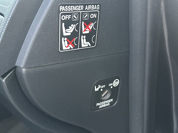 Toyota Auris 19 of 19
