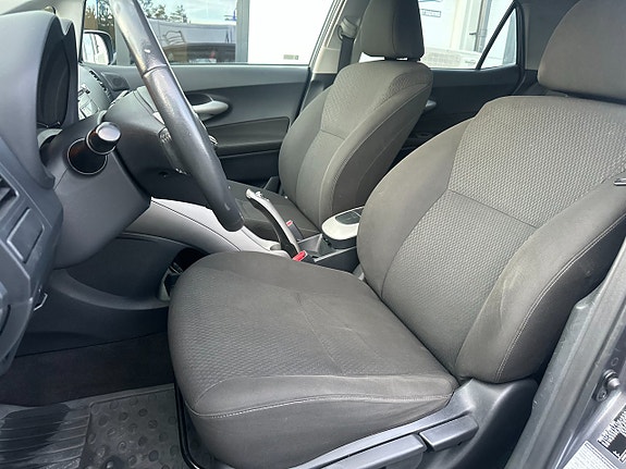 Toyota Auris 13 of 19