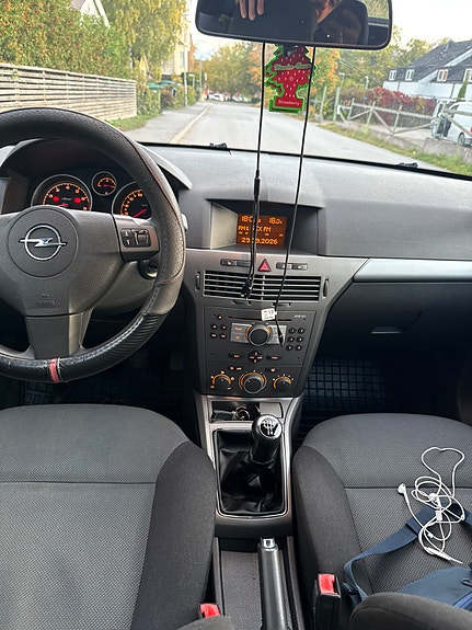 Opel Astra 6 of 7