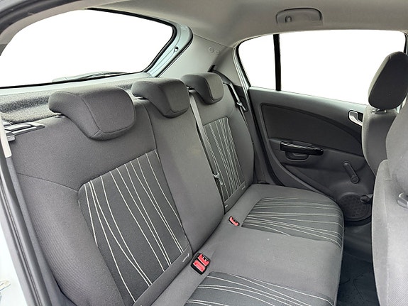 Opel Corsa 14 of 14