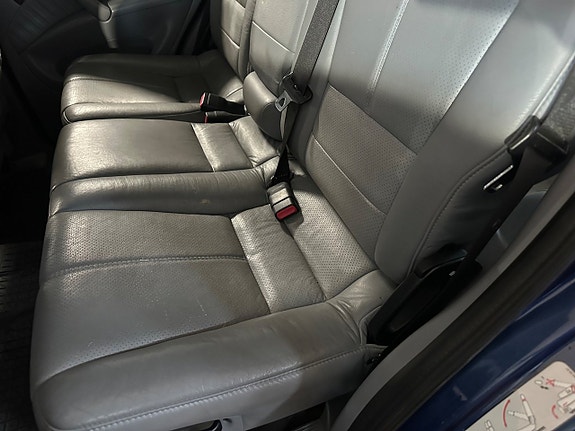 Mercedes-Benz ML320 8 of 13