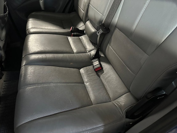 Mercedes-Benz ML320 11 of 13