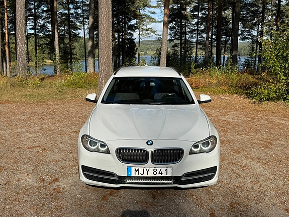 BMW 520d 4 of 5
