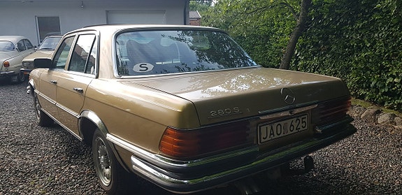 Mercedes-Benz 280 3 of 30