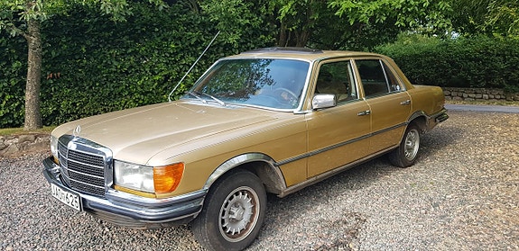 Mercedes-Benz 280 2 of 30