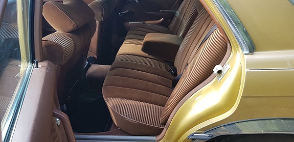 Mercedes-Benz 280 11 of 30