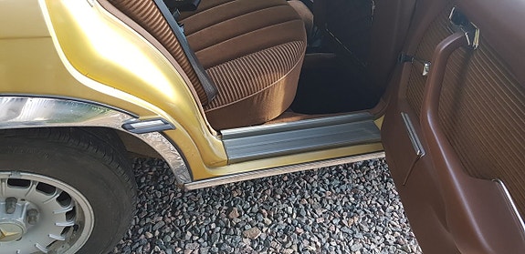 Mercedes-Benz 280 20 of 30