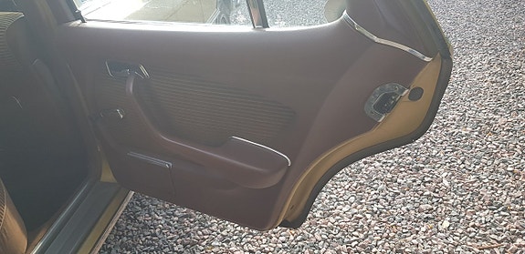 Mercedes-Benz 280 19 of 30