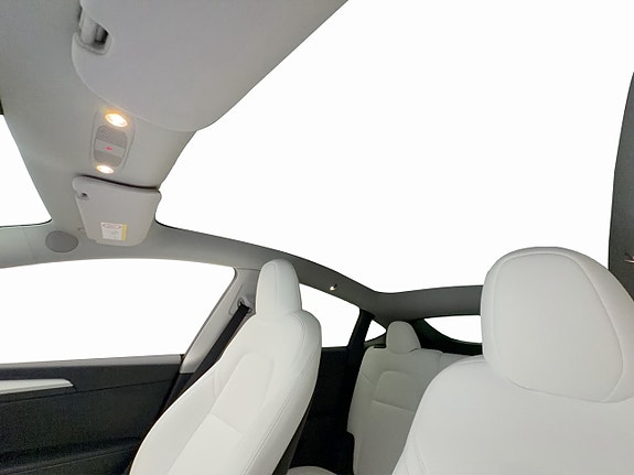 Tesla Model Y 11 of 30